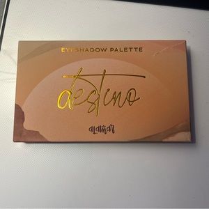 Alamar cosmetics eye shadow palette destine